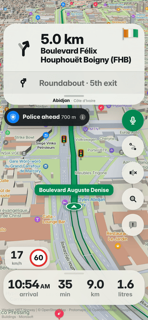 Driving in Abidjan: the “Police ahead 700 m” alert under the turn card, from other drivers’ reports
