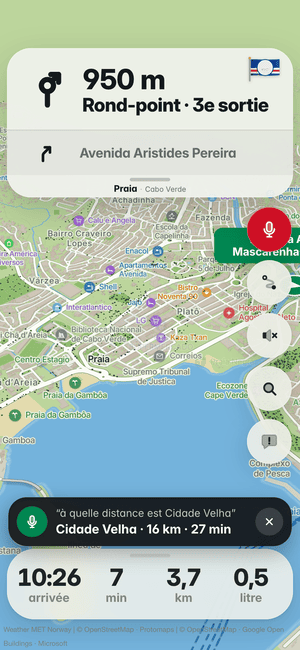 Conduite à Praia, question à voix haute « à quelle distance est Cidade Velha » ; la réponse : Cidade Velha · 16 km · 27 min