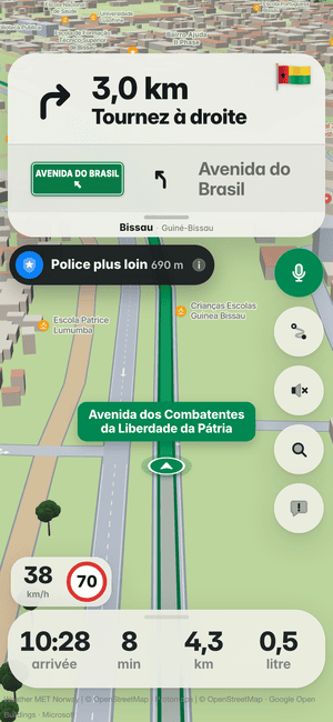 Conduite à Bissau : l’alerte « Police plus loin 690 m » sous la carte de virage, d’après les signalements d’autres conducteurs