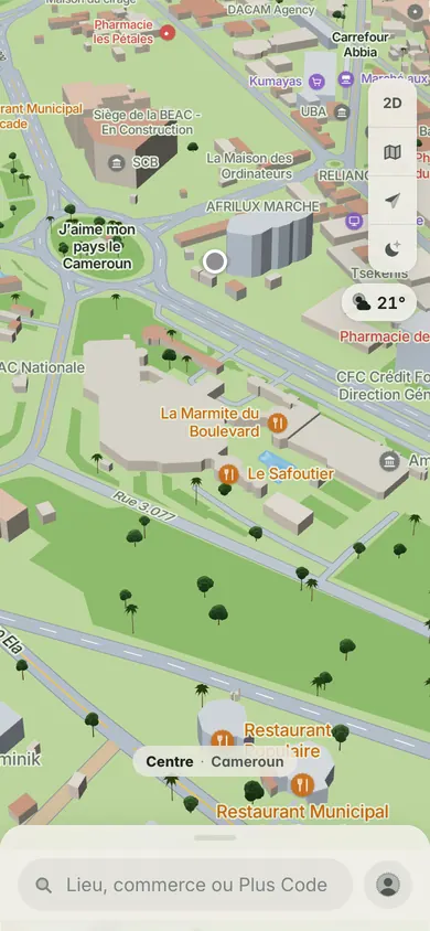 La carte 3D du centre de Yaoundé, avec le monument J’aime mon pays le Cameroun, le siège de la BEAC, des banques et la barre de recherche