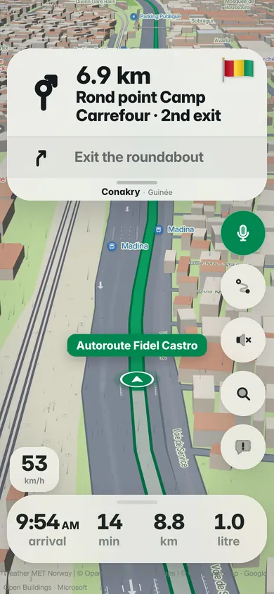 Driving on the Autoroute Fidel Castro in Conakry, in 3D at street level: 6.9 km to the Camp Carrefour roundabout
